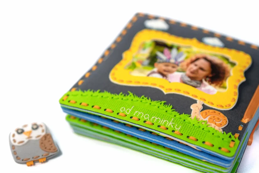 Quiet Book BUUK Dobrodružství — interaktivní knížka pro holky