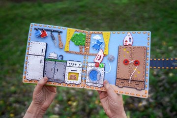Quiet Book a Montessori: proč k sobě perfektně pasují